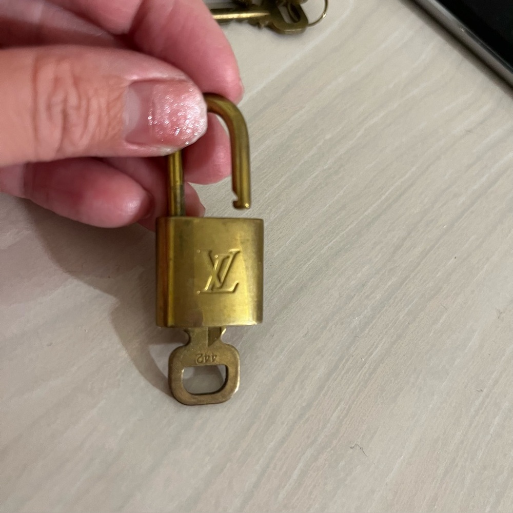 442 lock key